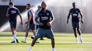 Consejero deportivo del Barça destacó la estrategia por Vidal