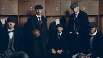 Jugadores del Atlético caracterizados como los protagonistas de la serie 'Peaky Blinders'.