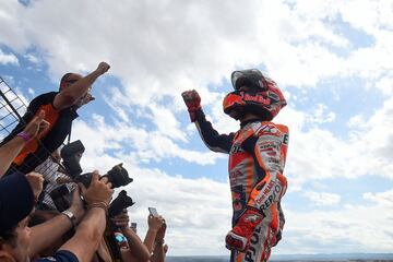 Marc Márquez se paseó en el Gran Premio de Aragón y podría convertirse en campeón del Mundo de Moto GP en Buriram acabando por delante de Dovizioso con un margen de dos o más puntos.