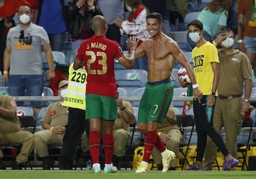 Sobre el final ocurrió la gesta. Ronaldo marcó un doblete, le dio el triunfo a Portugal y con ello se convirtió en el máximo goleador histórico en selecciones con un total de 111 tantos.