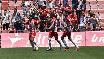 Alegría en los jugadores tras ganar al Elche.