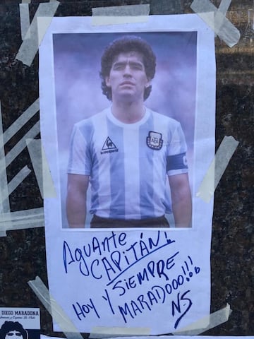 Aficionados acompañaron a Maradona mientras era operado