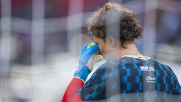 Las bajas son numerosas y al final pesan en América. Atlas entiende que puede hacerle daño. Hace un partido inteligente y se lleva un contundente 3-0.