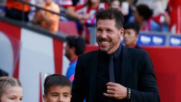 MADRID, SPAIN - APRIL 16: Diego Simeone, Head Coach of Atletico Madrid, looks on prior to the LaLiga Santander match between Atletico de Madrid and UD Almeria at Civitas Metropolitano Stadium on April 16, 2023 in Madrid, Spain. (Photo by Florencia Tan Jun/Getty Images)