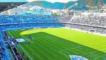 <b>AMBIENTAZO. </b>Casi 20.000 espectadores vivieron la gran fiesta del Heliodoro el domingo pasado durante el partido contra el Eibar.