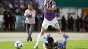 Jaguares se impone a Cruz Azul