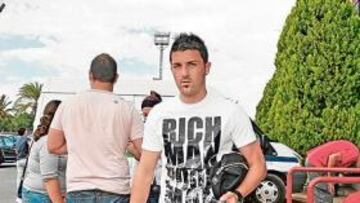 <b>EN PATERNA.</b> Villa acudió ayer a la Ciudad Deportiva para empezar con el trabajo de recuperación.