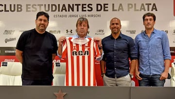 Verón presenta al 'Ruso' Zielinski en Estudiantes de la Plata