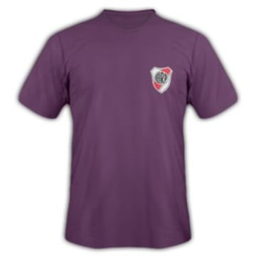 En 1975 River volvió a jugar con la camiseta del Torino. Después del accidente aéreo de Superga quedó como suplente eterna.