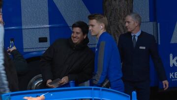 Odegaard, el más aclamado a su llegada a Madrid: no paró de hacerse fotos