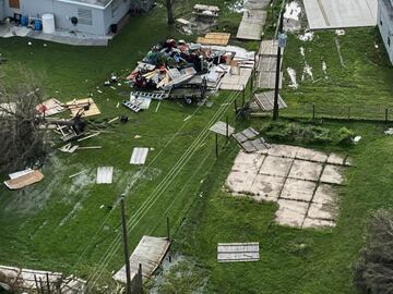 El huracán Ian llegó al oeste de Florida con vientos de más de 240 km/h, provocando inundaciones catastróficas en varias localidades, también ha dejado inundaciones  y graves destrozos en el centro de la península. La tormenta provocó una marejada ciclónica  que inundó grandes áreas del suroeste de Florida, las áreas cercanas a la costa han quedado arrasadas.