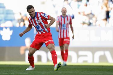 El defensa del Atlético de Madrid César Azpilicueta celebra su gol contra el RCD Espanyol.