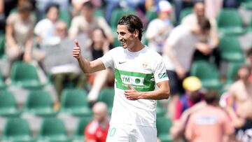 ELCHE, SPAIN - MAY 01: Pere Milla of Elche CF celebrates scoring their side's first goal during the LaLiga Santander match between Elche CF and CA Osasuna at Estadio Manuel Martinez Valero on May 01, 2022 in Elche, Spain. (Photo by Aitor Alcalde/Gett