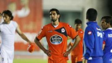 <b>DECEPCIONADO. </b>Lassad, que jugó un gran partido y marcó dos goles, se retira del campo cabizbajo tras la inesperada derrota.