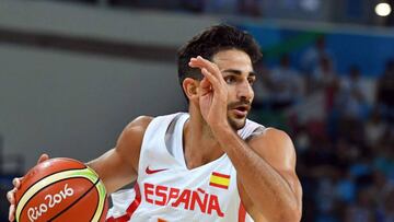 Spain's point guard Ricky Rubio runs during a Men's round Group B basketball match between Spain and Argentina at the Carioca Arena 1 in Rio de Janeiro on August 15, 2016 during the Rio 2016 Olympic Games. / AFP PHOTO / Andrej ISAKOVIC
