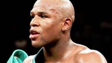 Mayweather y Ortiz dejaron más dudas que boxeo