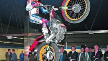 <b>BAJO TIERRA. </b>Toni Bou demostró sus habilidades en el Metro.