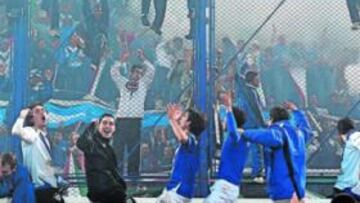 <b>A LA ESPERA. </b>Los aficionados argentinos esperan una solución para que el Apertura arranque el próximo 14 de agosto.