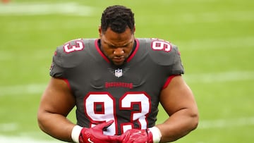 Ndamukong Suh fue titular en todos los partidos de temporada regular el año pasado con los Bucs y registró 27 tacleadas y seis sacks.