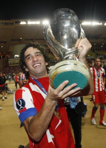 Arda celebrando la consecución de la Supercopa de Europa.