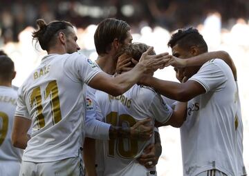Real Madrid 3-0 Granada | Imparable el disparo del centrocampista croata, Valverde la movi¨®, Hazard dio el pase y Modric, en la frontal, levant¨® la cabeza y la puso en la escuadra.