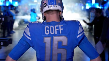 DETROIT, MICHIGAN - JANUARY 14: Jared Goff #16 of the Detroit Lions prepares to take the field prior to a game against the Los Angeles Rams in the NFC Wild Card Playoffs at Ford Field on January 14, 2024 in Detroit, Michigan. Nic Antaya/Getty Images/AFP (Photo by Nic Antaya / GETTY IMAGES NORTH AMERICA / Getty Images via AFP)