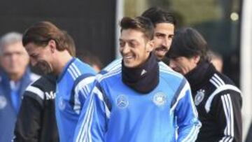 &Ouml;zil, con Alemania.