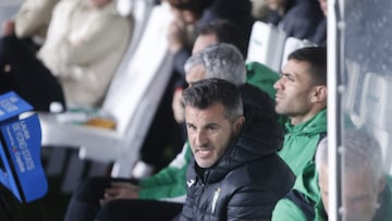 Ania, en el banquillo