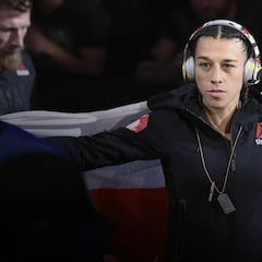 Joanna pelea en el alambre