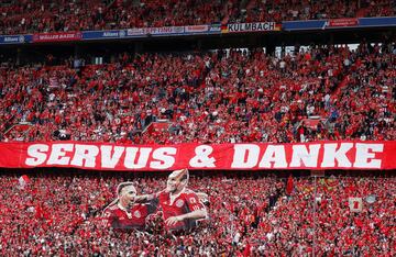 Bayern Múnich goleó al Frankfurt 5-1 y se coronó campeón de la Bundesliga. 