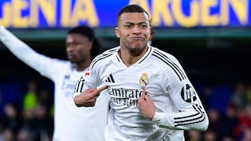 Mbappé celebrates his second goal against Villarreal.