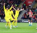 El Liverpool remonta y deja la Premier en un pañuelo