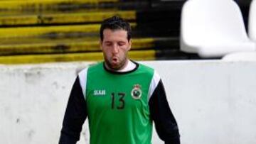 <b>LO SUYO NO ES CORRER. </b>Toño está sufriendo con estas 'palizas'.