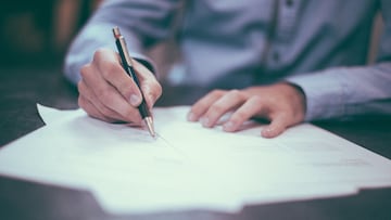Sellar el paro en julio: cu¨¢ndo empieza, plazos, documentos y c¨®mo renovar la demanda de empleo