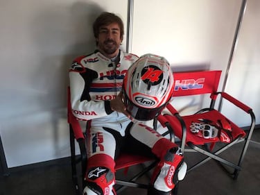 Alonso, con la Honda de MotoGP mientras le piden ir a Mercedes