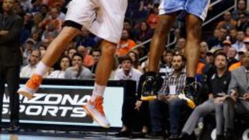 Arron Afflalo lanza ante Goran Dragic.