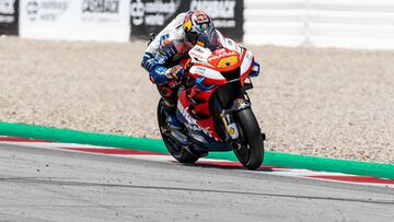 Miller carga contra Lorenzo: "Es tonto. Va descontrolado"