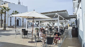 Imagen de una terraza de la isla de Formentera.