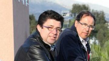 <b>MANOS A LA OBRA. </b>Antonio Fernández y Manel Casanova posaron ayer para AS en Marpafut, donde vieron en directo al filial.