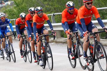 Vincenzo Nibali al frente del equipo Bahrain.