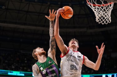 El Unicaja, de la espesura al vendaval