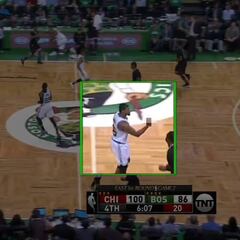 Esto es tomarse mal un fallo: ¡triple errado y gesto polémico!