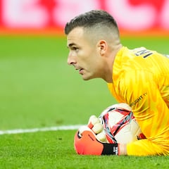 Iñaki Peña responde; Szczesny se resigna