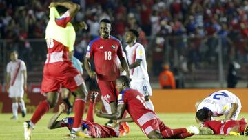Durante el encuentro entre Panamá y Costa Rica, Blas Pérez terminó marcando un gol fantasma, pues el esférico nunca rebasa la línea.