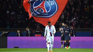 Paris (France), 19/03/2017.- Paris Saint Germain&#039;s players celebrate after scoring during the French Ligue 1 soccer match between Paris Saint-Germain (PSG) and Olympique Lyon (OL) at the Parc des Princes stadium in Paris, France, 19 March 2017. (Francia) EFE/EPA/CHRISTOPHE PETIT TESSON