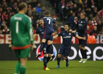 Los jugadores celebran el 1-1 de Griezmann. 