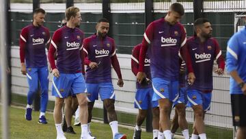 Un diluvio obliga a los jugadores a dejar los carritos en el hotel