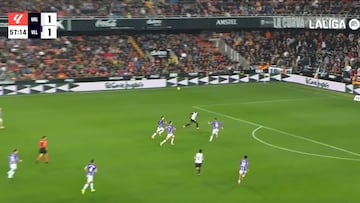 Generan más expectación sus goles que los de Mbappé: Sadiq le gana el partido al Valencia así