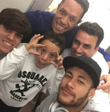 Adriano y Neymar de viaje. 
