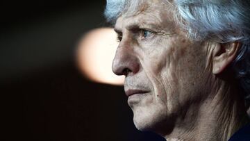 Colombia national football team coach Jose Nestor Pekerman looks on during their international friendly football match between Egypt and Colombia at &quot;Atleti Azzurri d&#039;Italia Stadium&quot; in Bergamo on June 1, 2018. / AFP PHOTO / MARCO BERTORELL